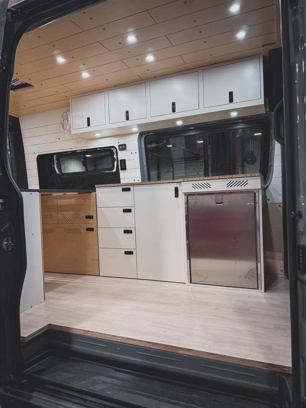 Van Kitchen | Universal